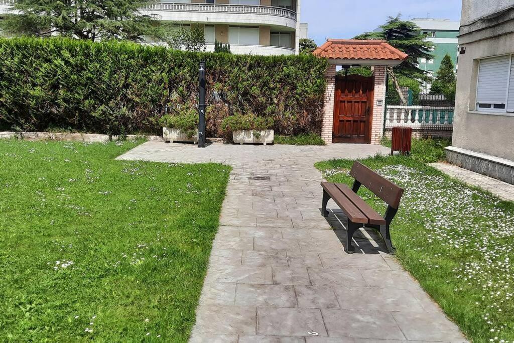 Apartamento Reformado, A 2Min De Playa, En La Mejor Zona. Laredo Exterior foto