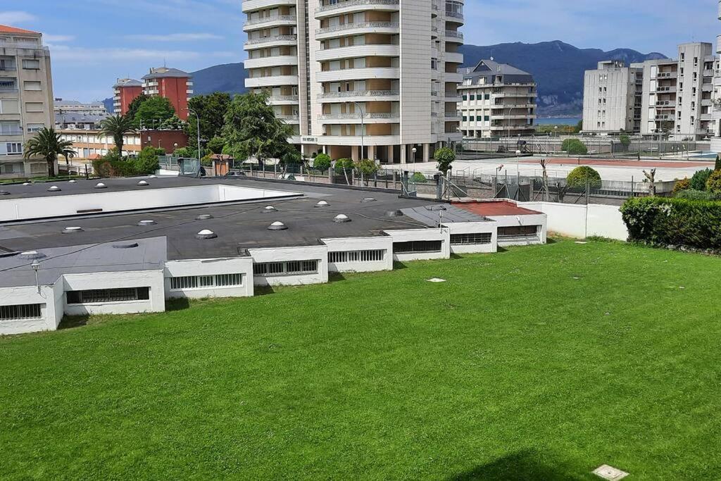 Apartamento Reformado, A 2Min De Playa, En La Mejor Zona. Laredo Exterior foto